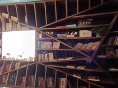 -钟书阁(松江泰晤士小镇店)