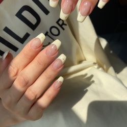 -花岐款式专研健康美甲沙龙