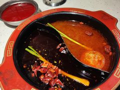 鸳鸯锅-钢管厂五区小郡肝串串香(奥克斯广场锦城万达店)
