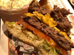 -The Habit Burger Grill 哈比特汉堡(复兴soho店)
