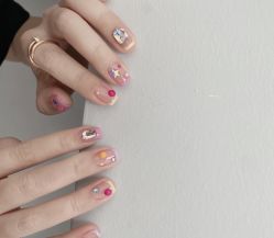 -星辰·新中式美甲美睫工作室