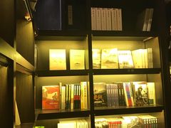 -钟书阁(松江泰晤士小镇店)