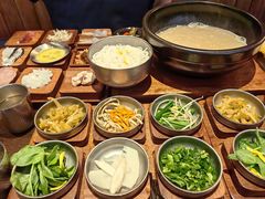 银米·来吃一碗好米线-银米·云南传统过桥米线(双廊黑金冠店)