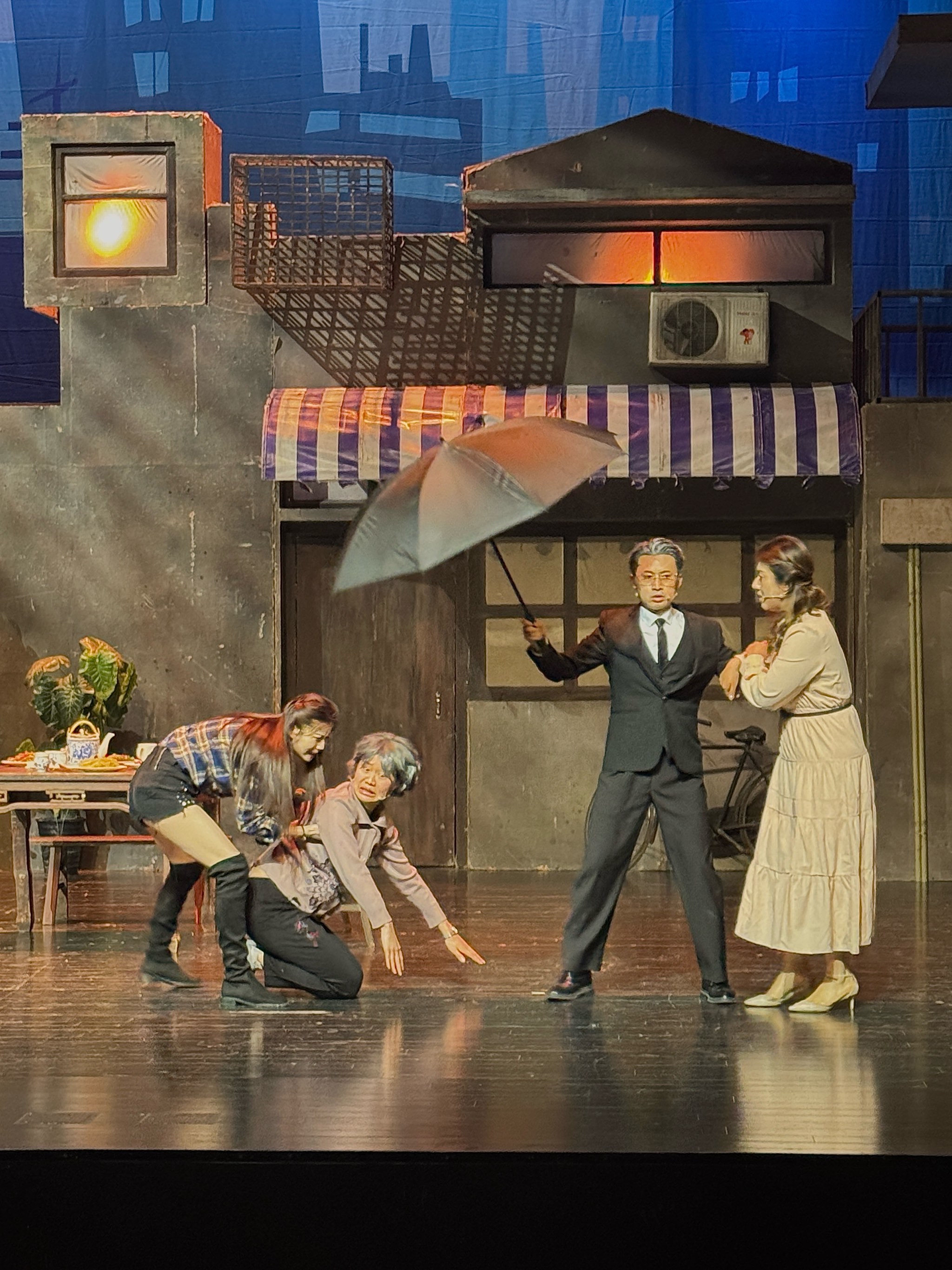 散场后记得补口红,笑哭了真的会花妆!💄