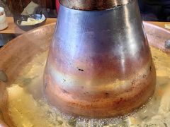 -果松木炭酸菜铜火锅·外婆参鸡汤