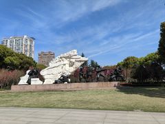 -龙华烈士纪念馆-停车场