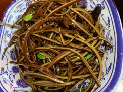 香椿苗拌豆腐丝-前门故事烤鸭店(十里河店)