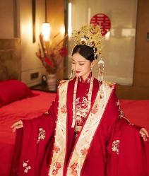 点击看大图 -挪娅婚纱摄影皇家会所