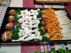 精品菌菇组合-慢丽江·云南野生菌土鸡锅(付家庄店)