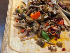 -乡村馕坑肉·烧烤·新疆菜·本地人更爱吃(阿勒泰首店)