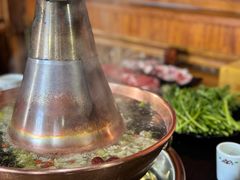 -果松木炭酸菜铜火锅·外婆参鸡汤