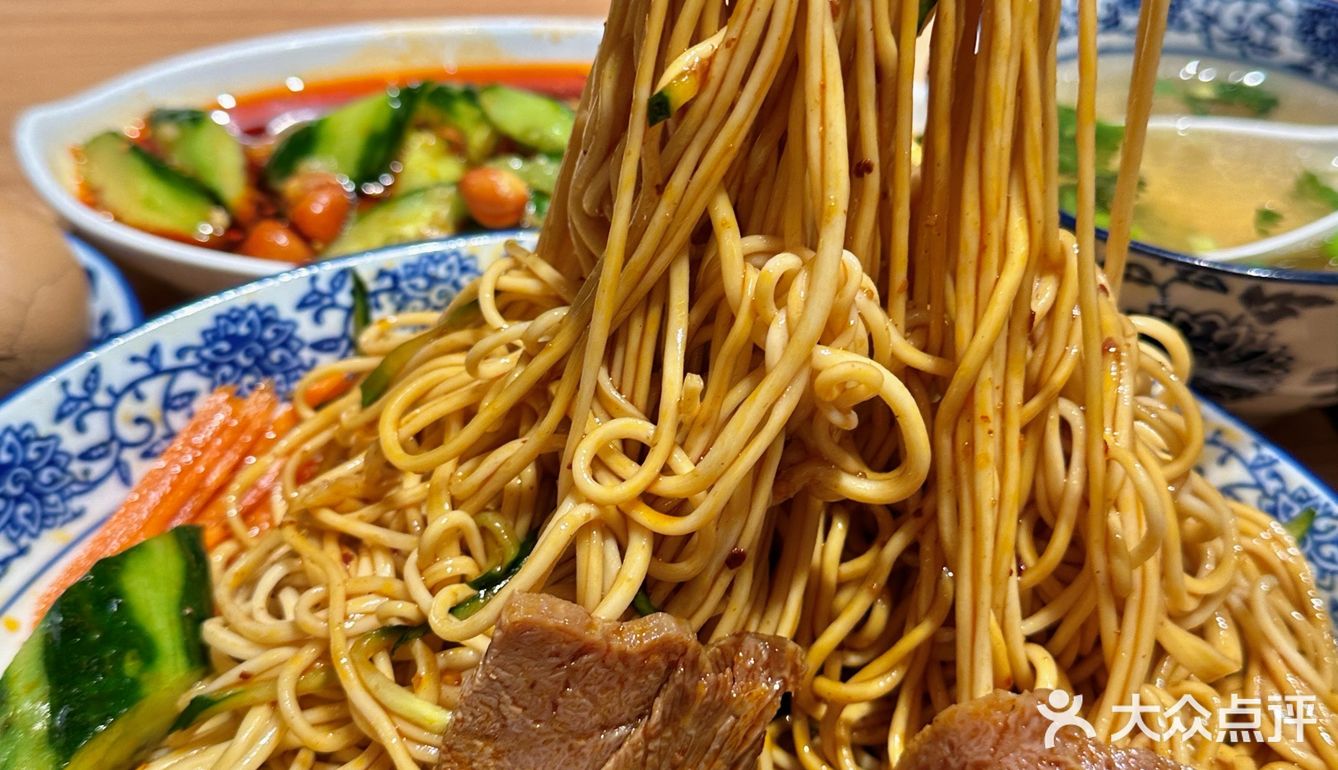 我宣布：陈香贵坠伟大的单品出现了…