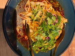 石自河凉皮-耶里夏丽·新疆菜(徐家汇臻选店)
