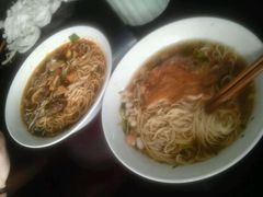 虾仁排骨面和牛肉辣酱面-美味斋(西北街店)