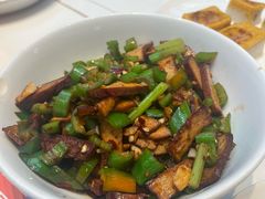 -阿瓦山寨·湘菜现炒·剁椒鱼头王(咸阳总店)
