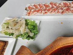 -墨居上隐·院子里火锅(峨眉店)