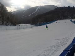-亚布力新体委滑雪场