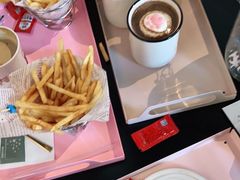 -喵屿·大理花园猫咖