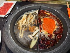 -宽板凳老灶火锅(台湾街店)