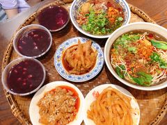 张飞牛肉面-爆炸头阿姨小四川正宗川味小吃(无任何分店)