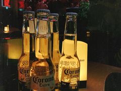 -FOUR PLAY BAR