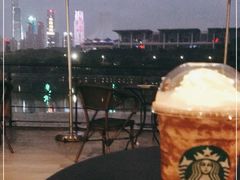 -星巴克(南宁民歌湖店)