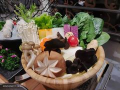 -湊湊火锅·茶憩(杭州湖滨银泰in77店)