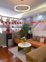 -Mamom club 慢会所(爱丁堡店)