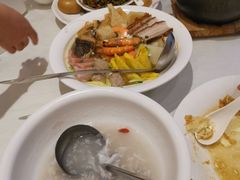 -沪华海鲜大酒楼(南汇店)