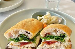 Pomegranate Grilled Chicken Sandwich