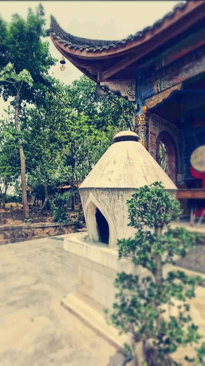 仁寿县富加镇白塔寺"白塔寺离仁寿富加镇很近,交通也方便.呵呵.