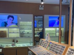 -光明眼镜·蔡司授权(徐泾店)