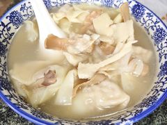 三鲜海味抄手-春阳水饺(香槟广场店)