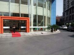 门口-上海市虹口区青少年活动中心(欧阳路)