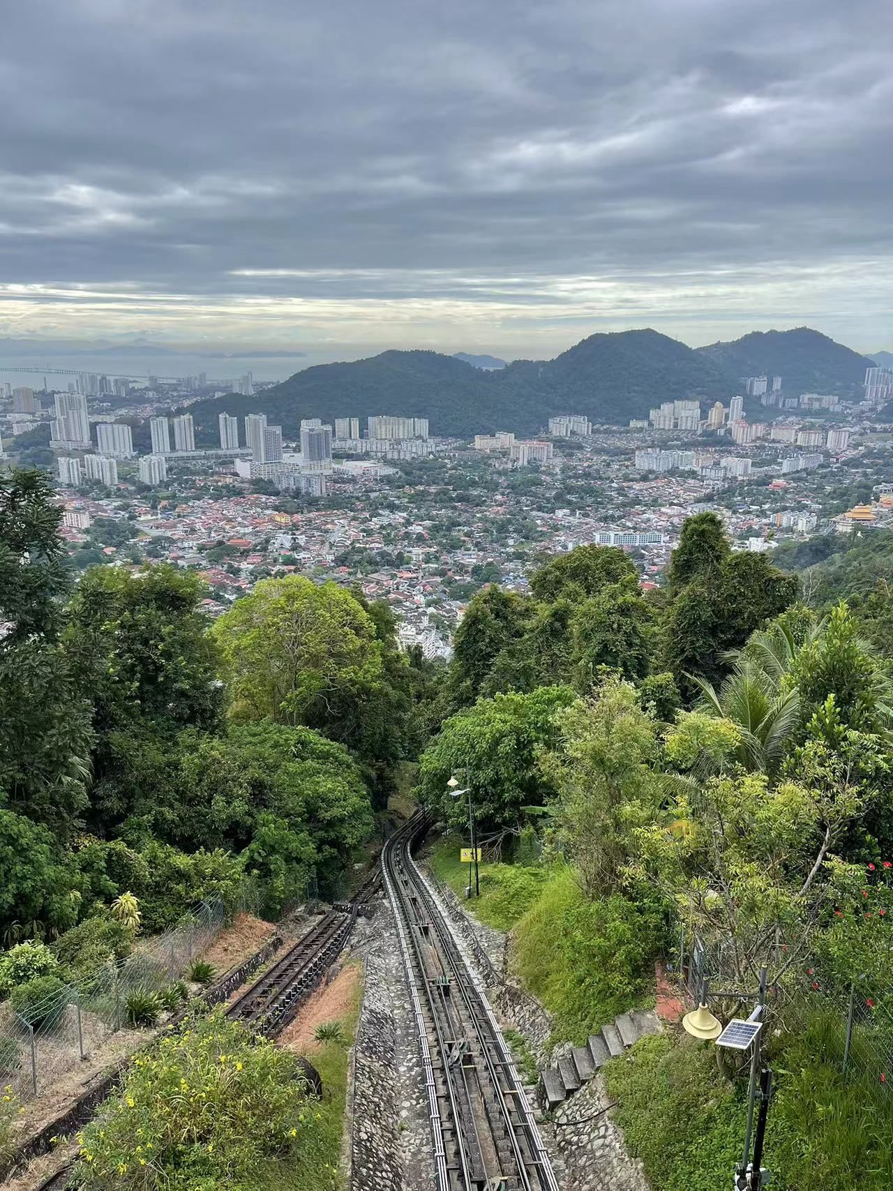 槟城升旗山:俯瞰槟城的自然之美