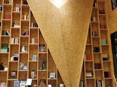 大堂-新华里咖啡书吧(新华书店小寨店)