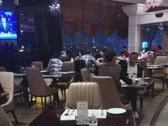 -荣誉国际酒店-云顶旋转餐厅