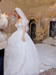 点击看大图 -伯瓷皇后婚纱艺术空间