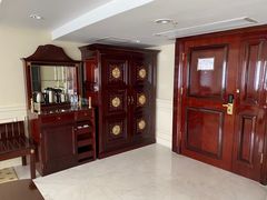 -深圳富苑皇冠假日套房酒店