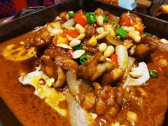 馋嘴牛蛙锅-蜜桃餐厅·伴山(绿宝广场店)