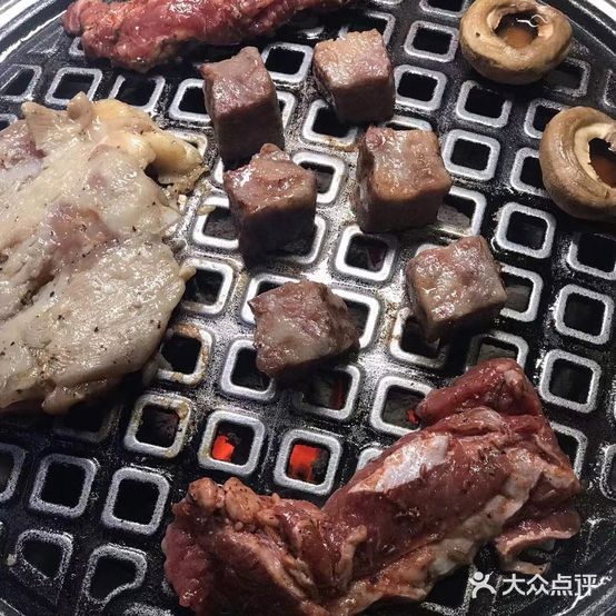 三仓·韩式炭火烤肉(华都汇店)