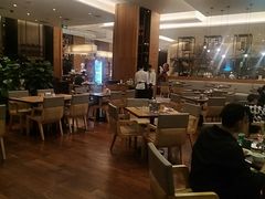 -华邑酒店·鲜艳全日自助餐厅