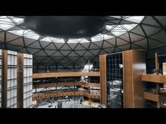 -上海滴水湖皇冠假日酒店