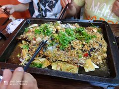 -小雷家烤鱼家常菜