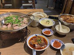 跷脚牛肉-肖四女·江湖菜(临港店)