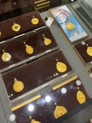 -周大福CHOW TAI FOOK(欧亚卖场店)