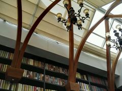 -钟书阁(松江泰晤士小镇店)