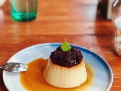 香草布丁配烩莓果-帕歌西班牙餐厅paco tapas
