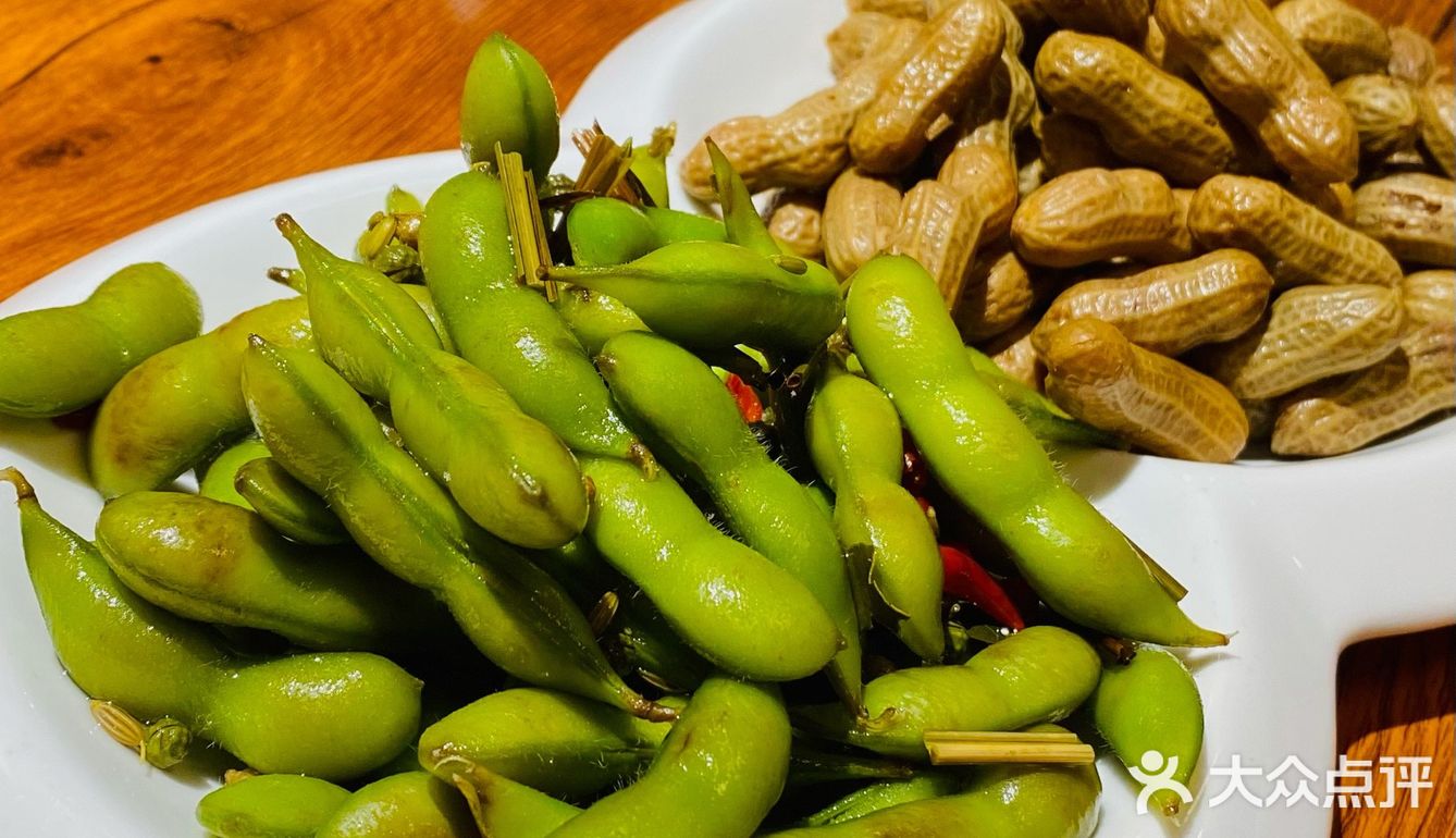 乌鲁木齐探店｜乌鲁木齐店夏天来了可以吃小龙虾哈啤酒啦！！！