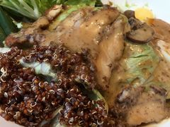 鸡肉藜麦蘑菇沙拉-峨嵋小镇·川菜(勒泰中心店)